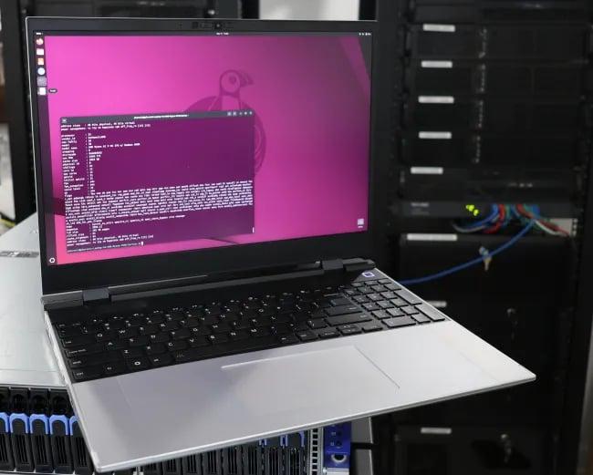 Framework Laptop 16 (AMD Ryzen AI 300)